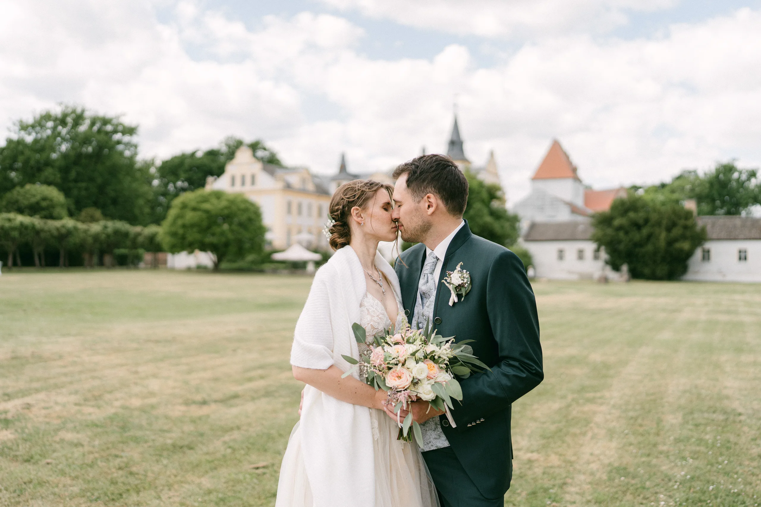 Castle wedding kiss in Germany